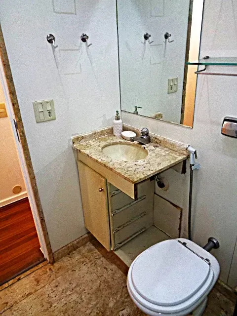 2-bedroom apartment with wood or laminate floors — photo 13