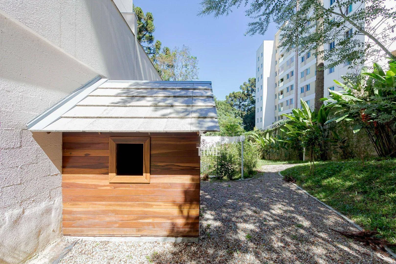 Balcony with a grill in a 3-bedroom apartment, 107 m² — photo 41