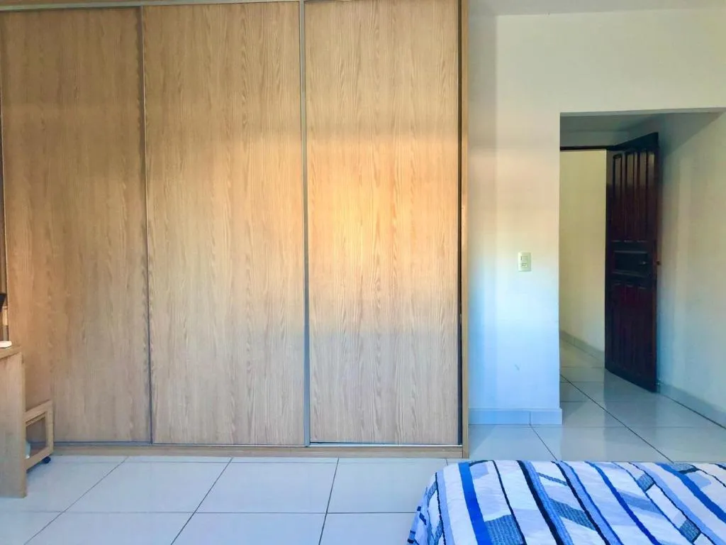 Furnished 6-bedroom house with pool and private garden — photo 7
