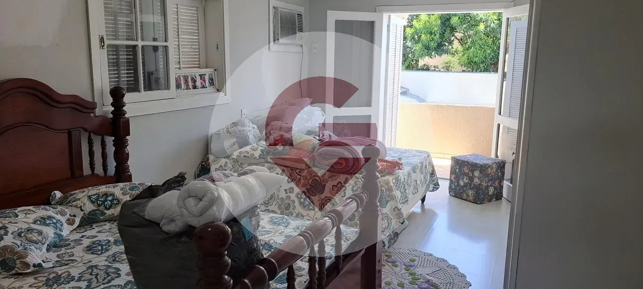 House with 5 bedrooms and 5 bathrooms plus shared pool — photo 10