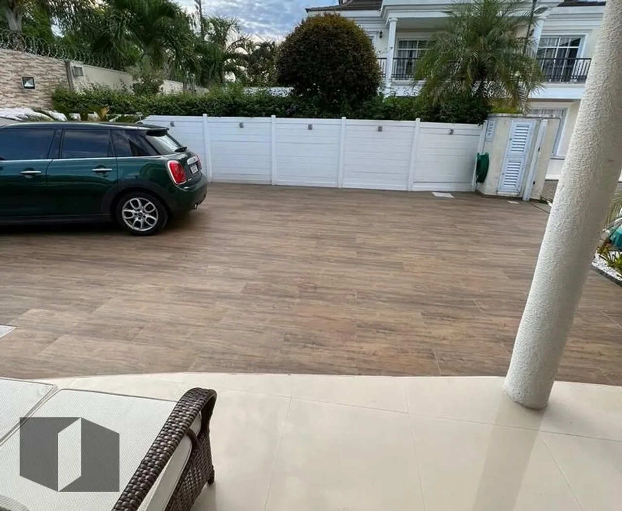 Furnished condominium house with 4 bedrooms and 5 baths — photo 14