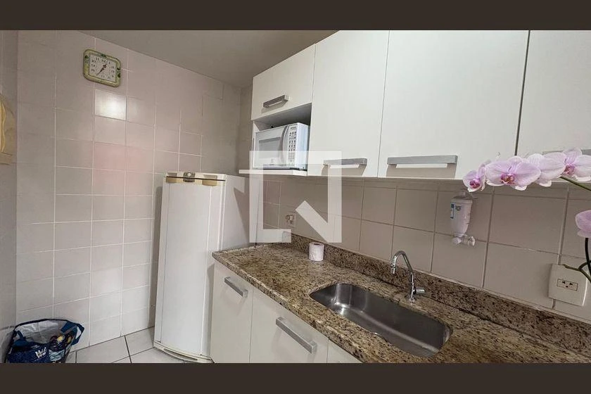 2-bedroom apartment in a building with a gym — photo 19