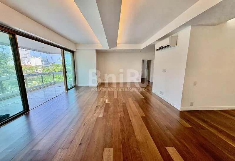 Apartamento de 180 m² com varanda fechada e fogão a gás — photo 12