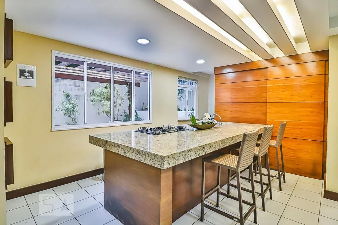 2-bedroom apartment with 1 suite and private balcony BBQ — photo 2