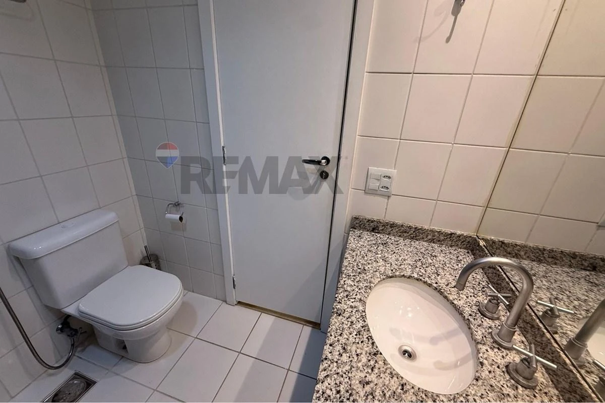 Apartamento reformado de 98 m² com varanda fechada — photo 33