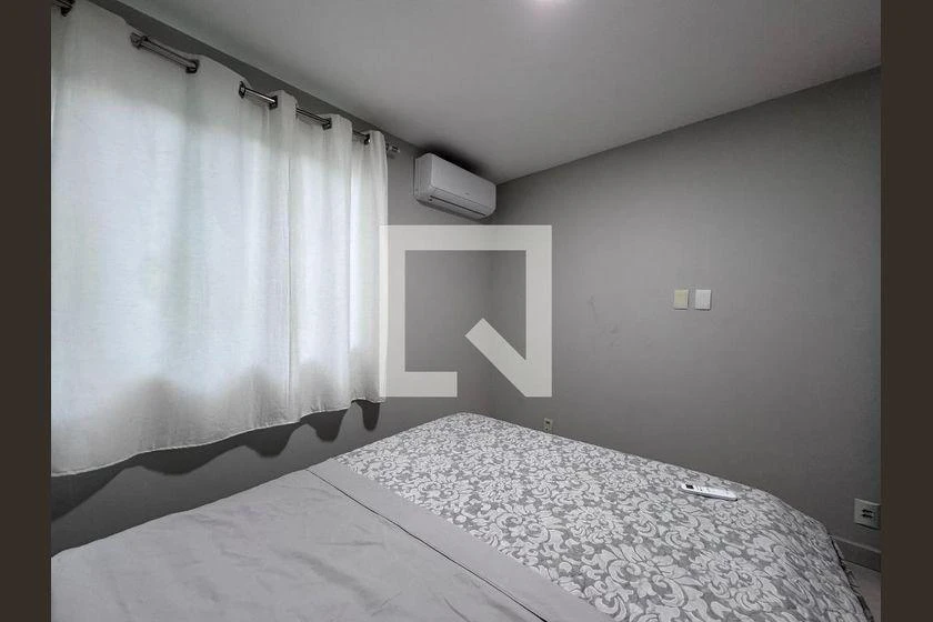 House 280 m² with 4 bedrooms and 3 bathrooms — photo 37