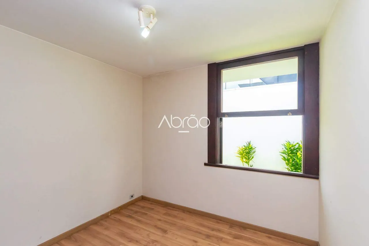 House with 4 bedrooms, 5 bathrooms and 319 m² — photo 18