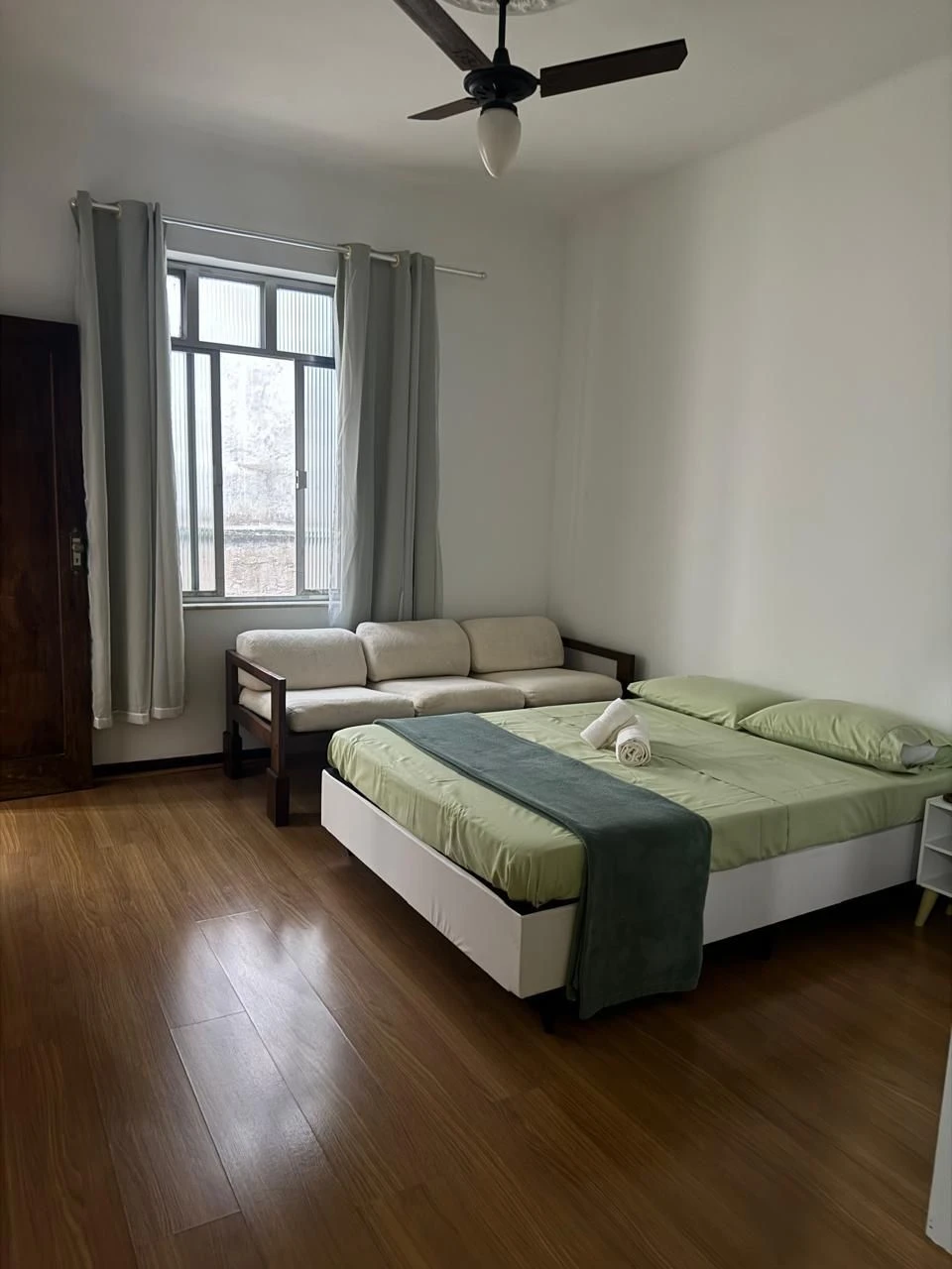 Apartamento com piso de madeira ou laminado, Laranjeiras — photo 6