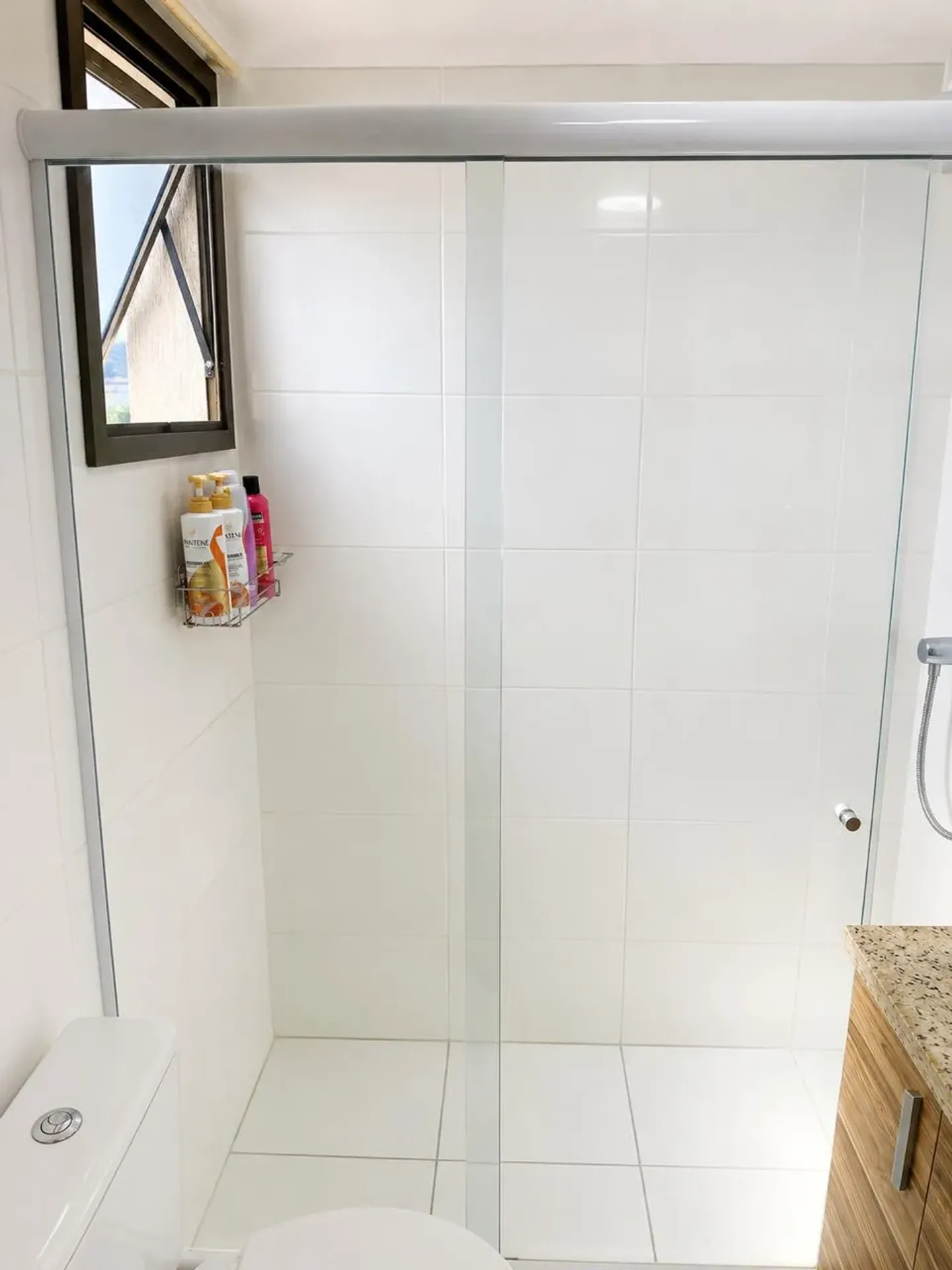 Furnished 2-bedroom apartment with en-suite and parking — photo 33