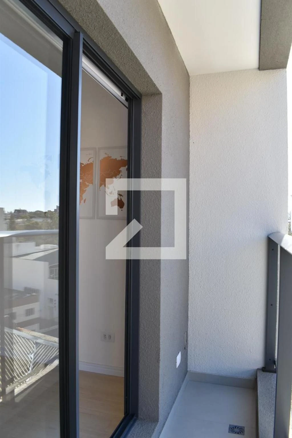 Студія 24 м² з пральною машиною та робочим місцем — photo 4