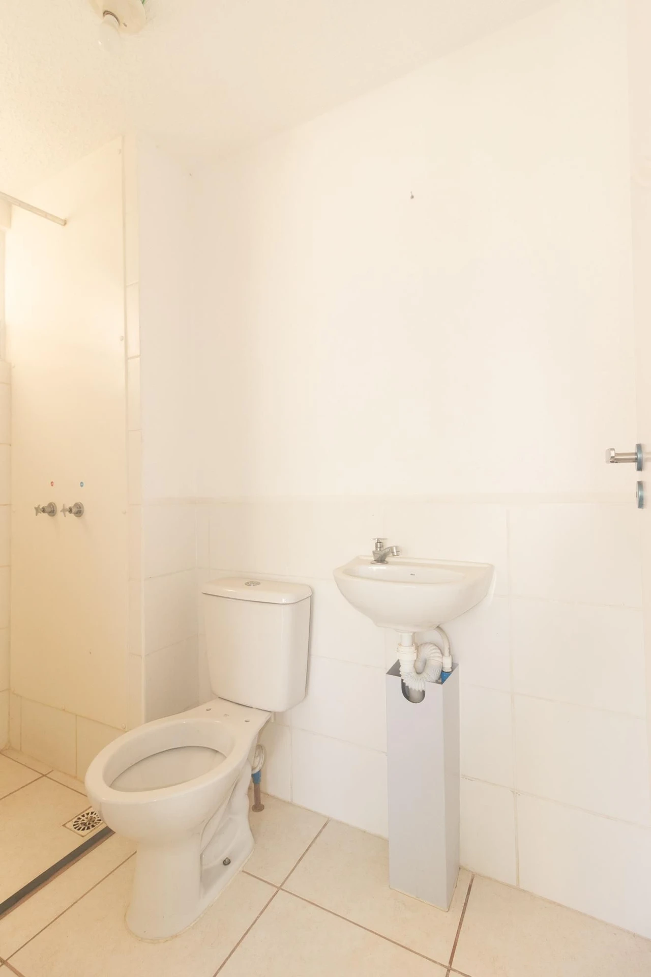 Apartamento com 2 quartos e piscina no condomínio — photo 29