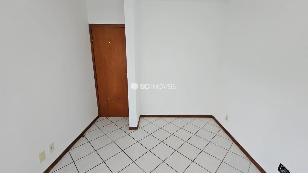 Unfurnished 2-bedroom apartment with private garden, 67 m² — photo 32
