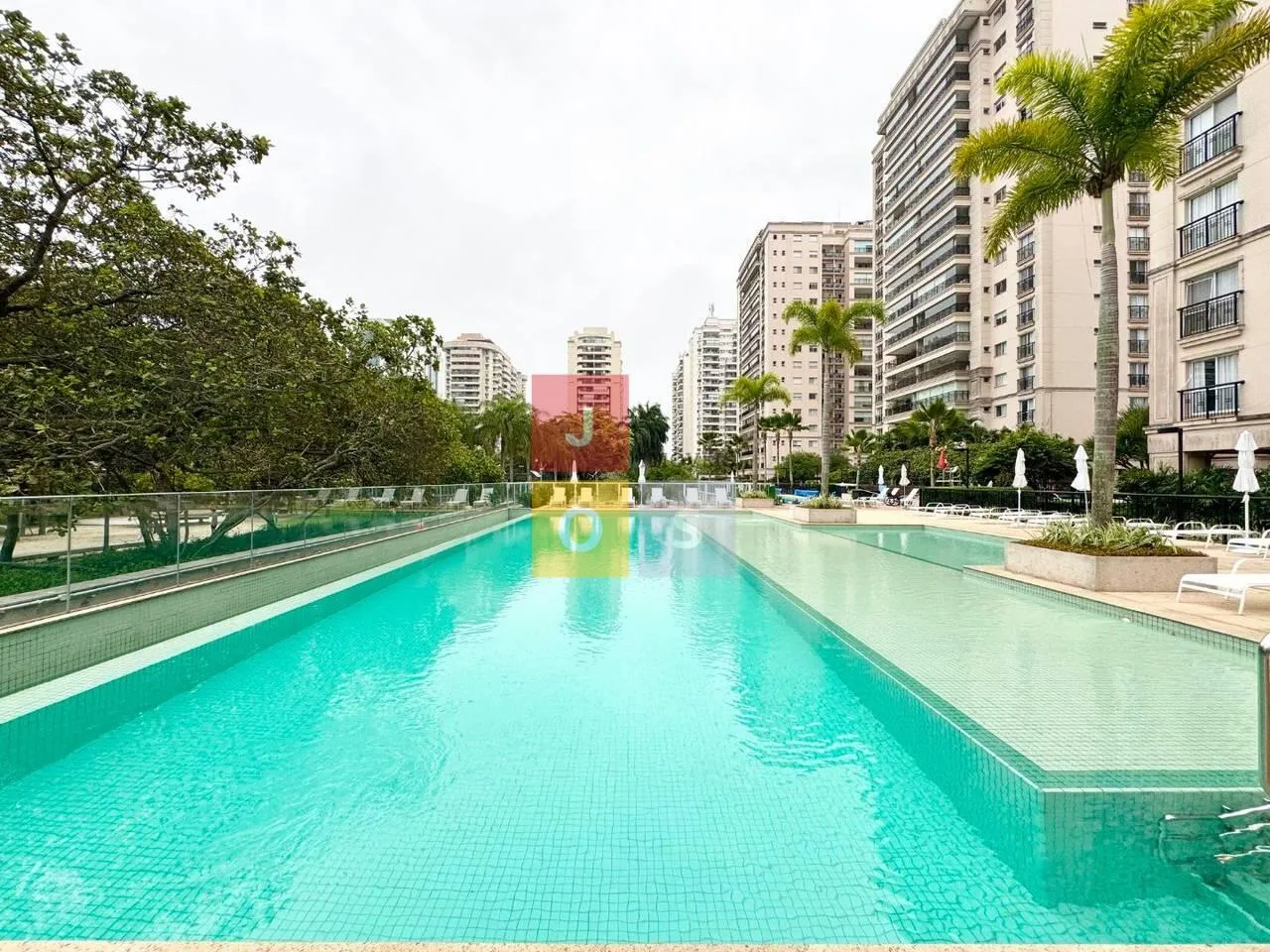 Apartamento mobiliado, 193 m², com janelas do piso ao teto — photo 57