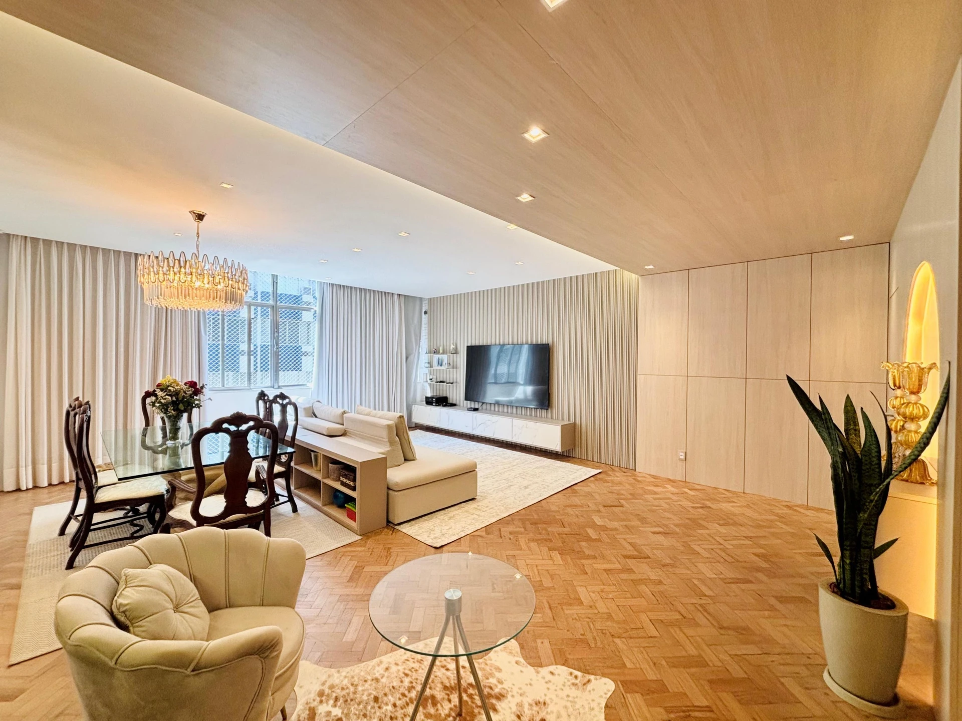 4-bedroom apartment with a home office in Rio de Janeiro — photo 17