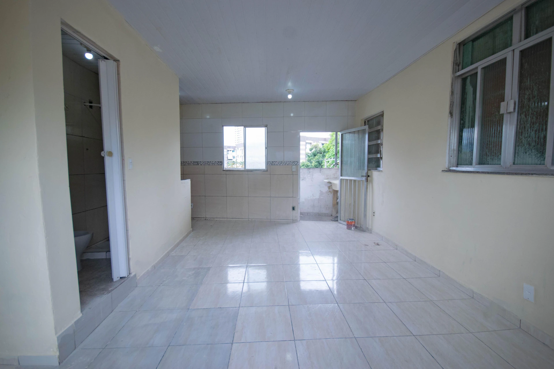 Unfurnished studio with 1 bedroom, balcony and 1 bath — photo 9