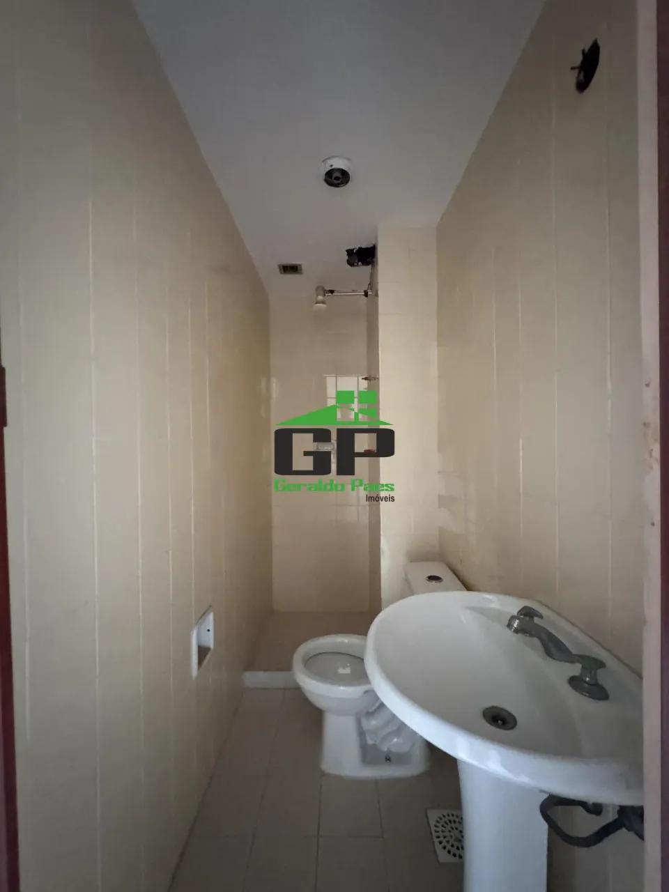 Apartment with 2 bedrooms, balcony and 1 parking spot — photo 16