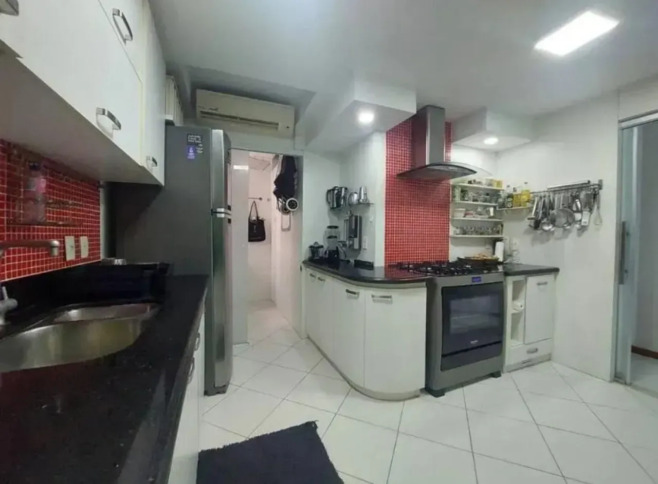 Furnished apartment with an enclosed glass balcony — photo 2