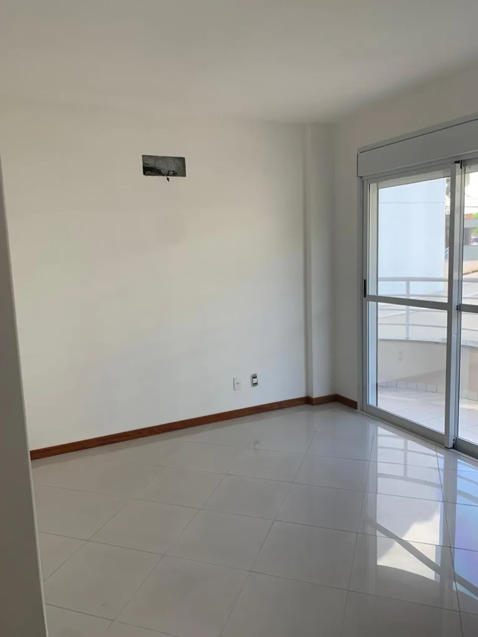 4-bedroom apartment in a building with a pool — photo 11