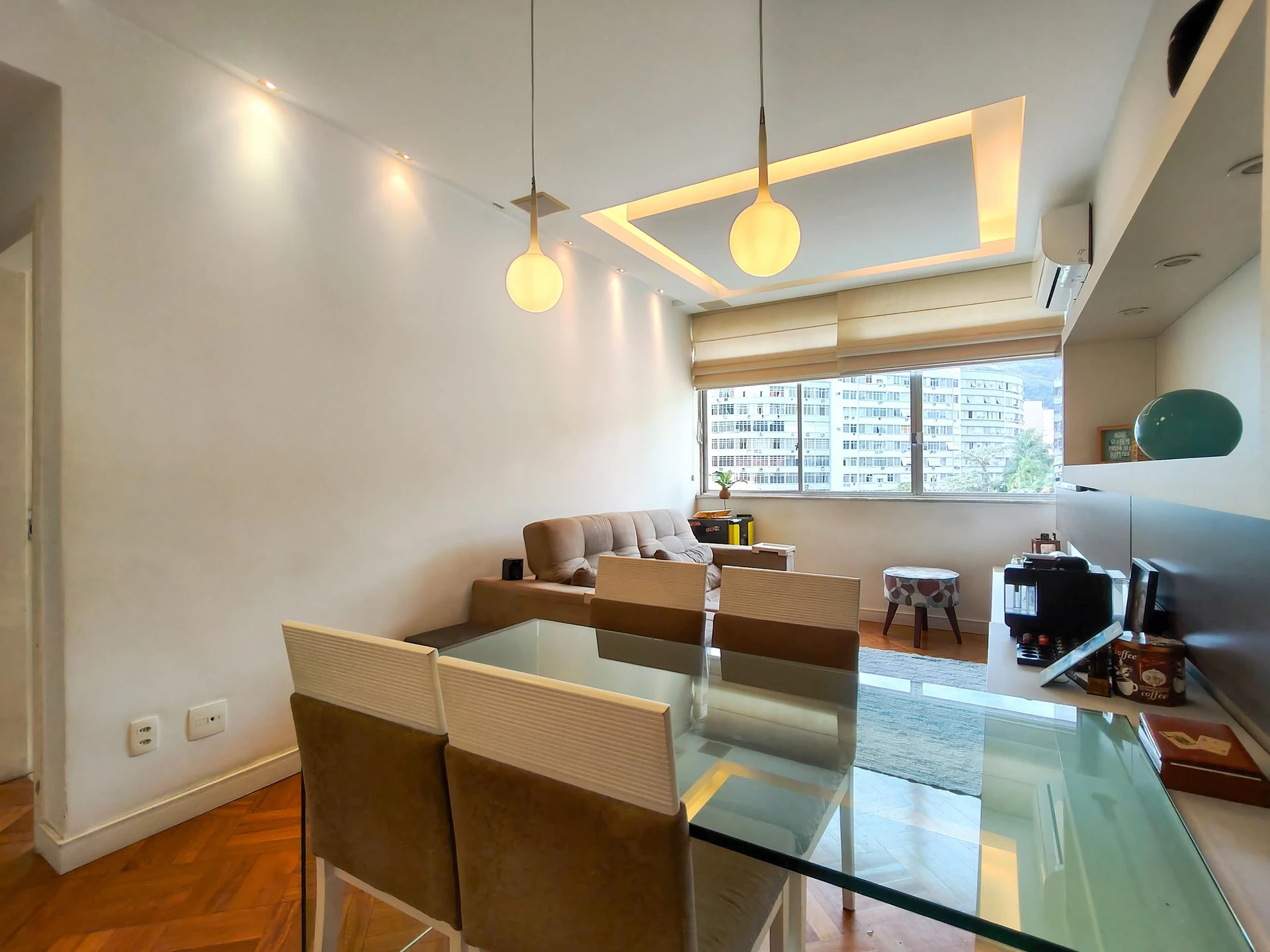 2-bedroom apartment with a mountain view in Rio de Janeiro — photo 12