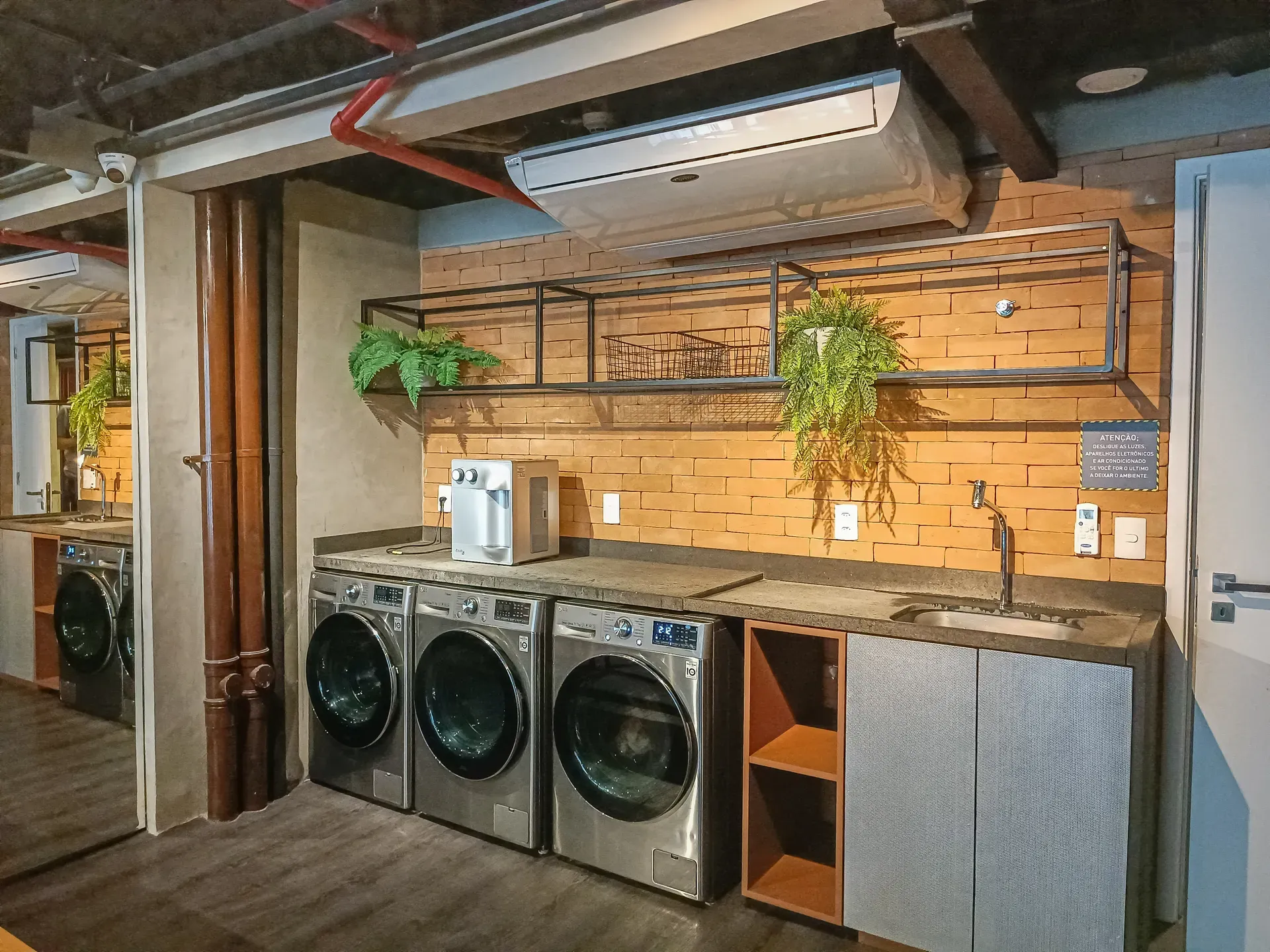 Furnished studio in a building with a coworking space — photo 17