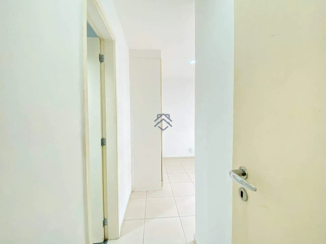 Unfurnished 2-bedroom apartment with 2 bathrooms — photo 13