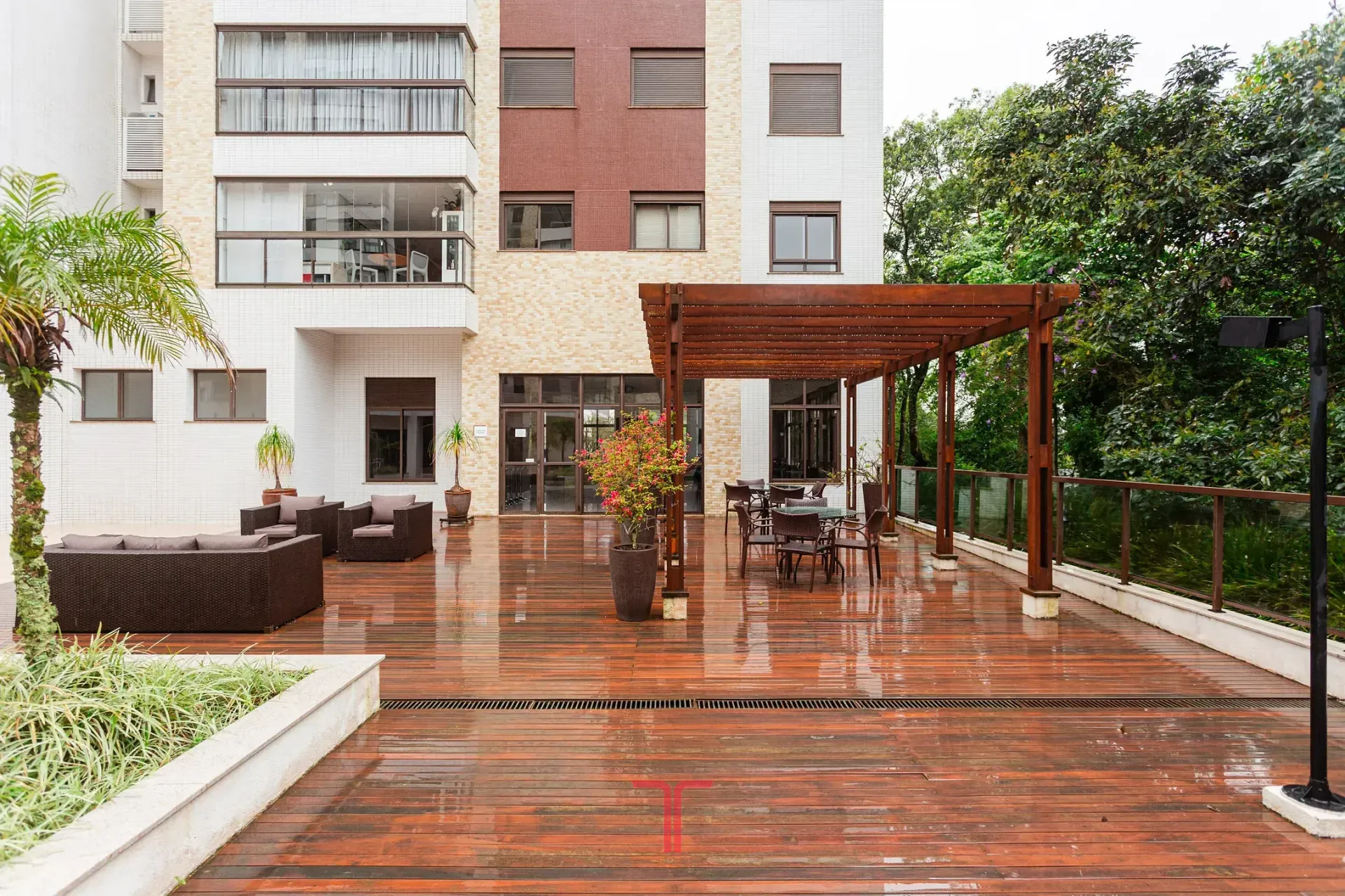 3-bedroom apartment in a building with a pool — photo 64