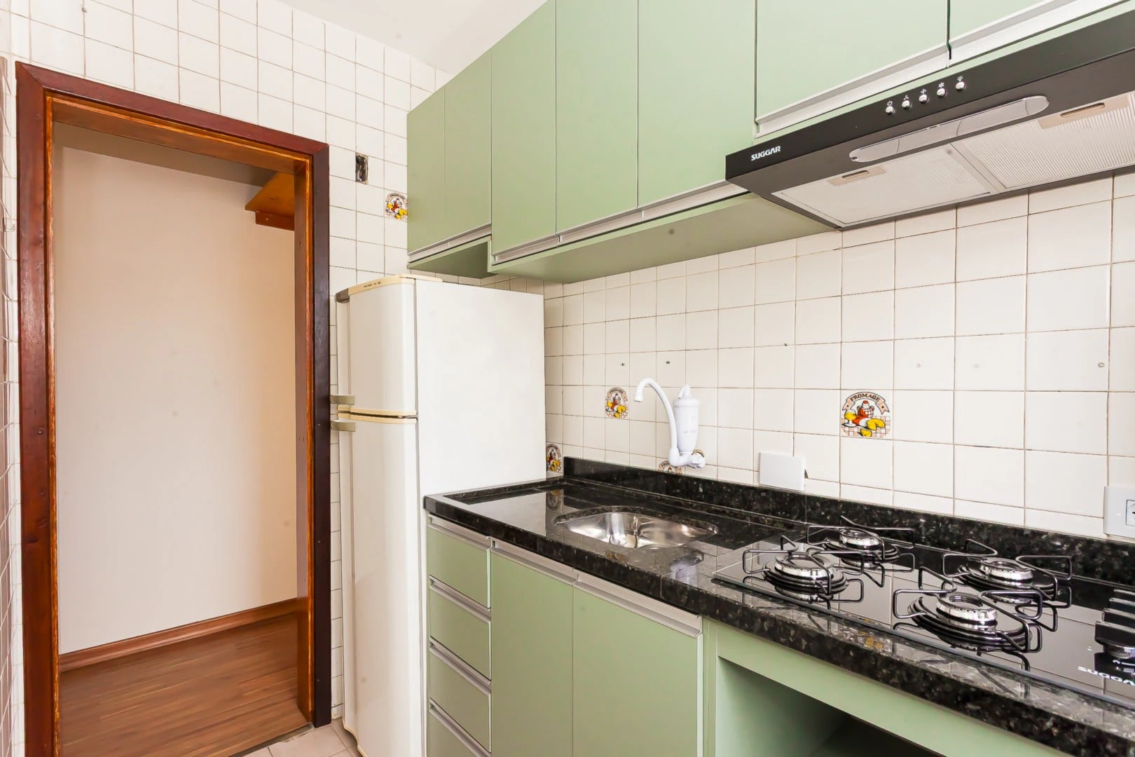 Дерев'яна підлога або ламінат та 1 спальня: квартира 44 м² — photo 3