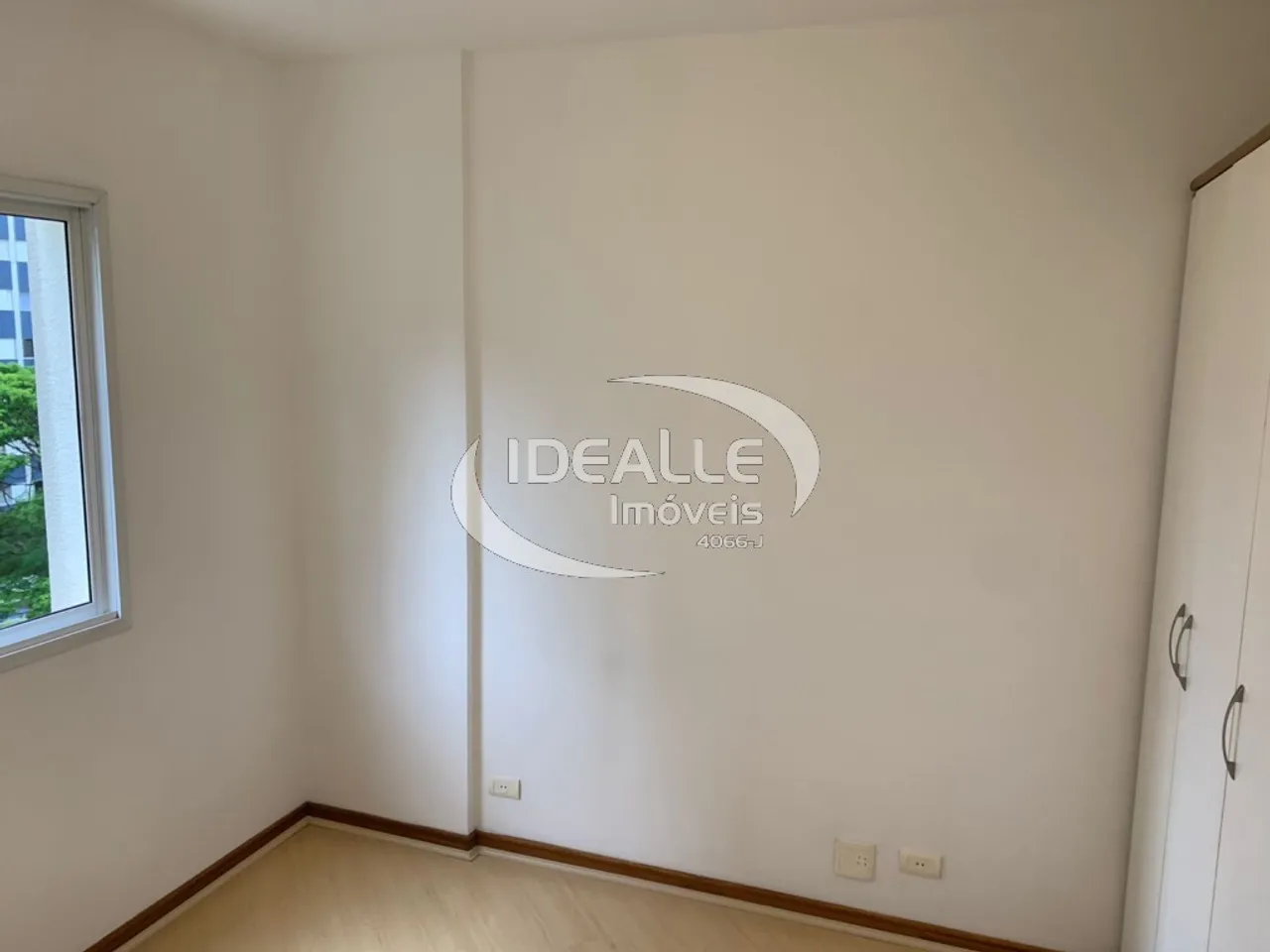 1-bedroom apartment with balcony and 58 m² — photo 10
