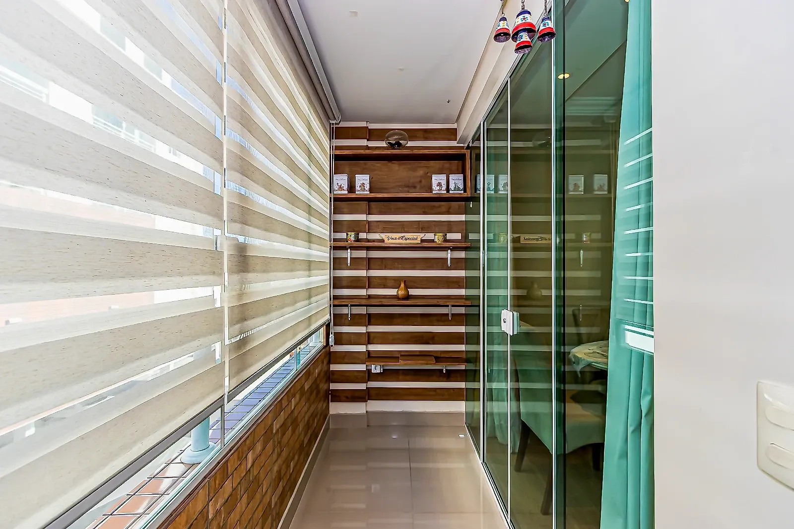 Balcony with a grill in a 3-bedroom apartment, 74 m² — photo 2