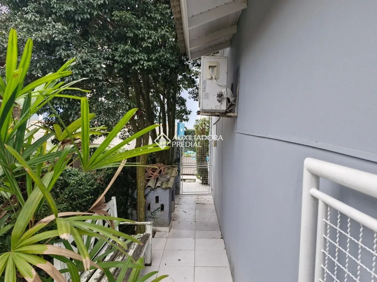 4-bedroom house with a fireplace in Florianópolis — photo 12