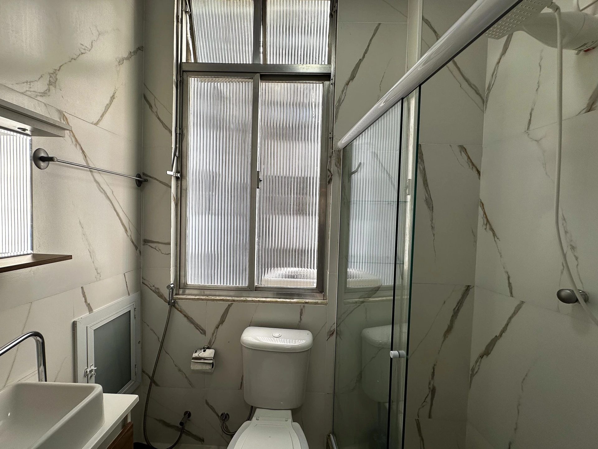 Furnished studio with 1 bedroom and 1 bathroom, no parking — photo 16