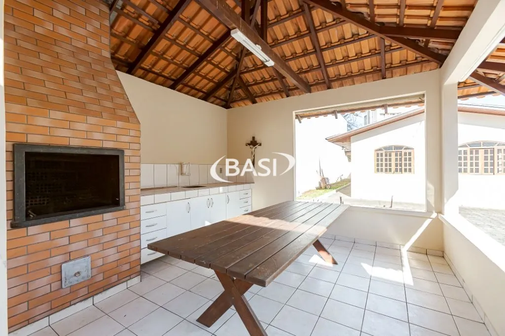 Unfurnished house with 4 bedrooms and shared BBQ area — photo 12