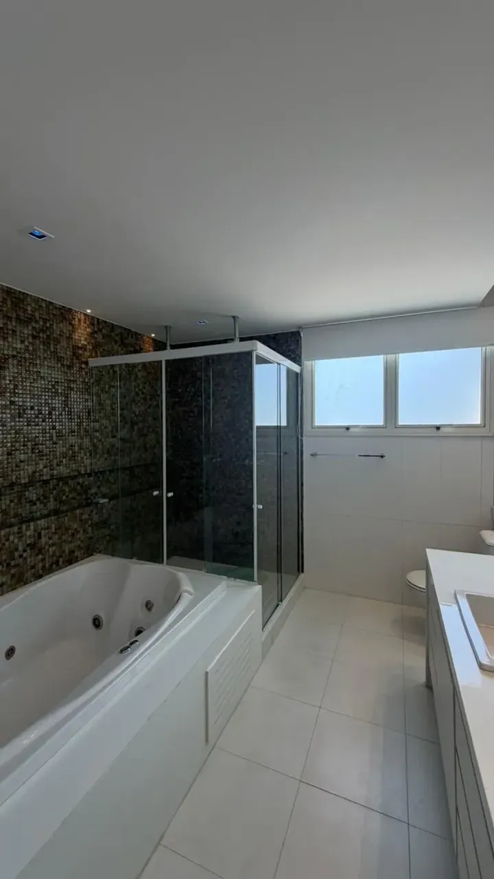 Furnished apartment with 5 bedrooms and open-plan kitchen — photo 12