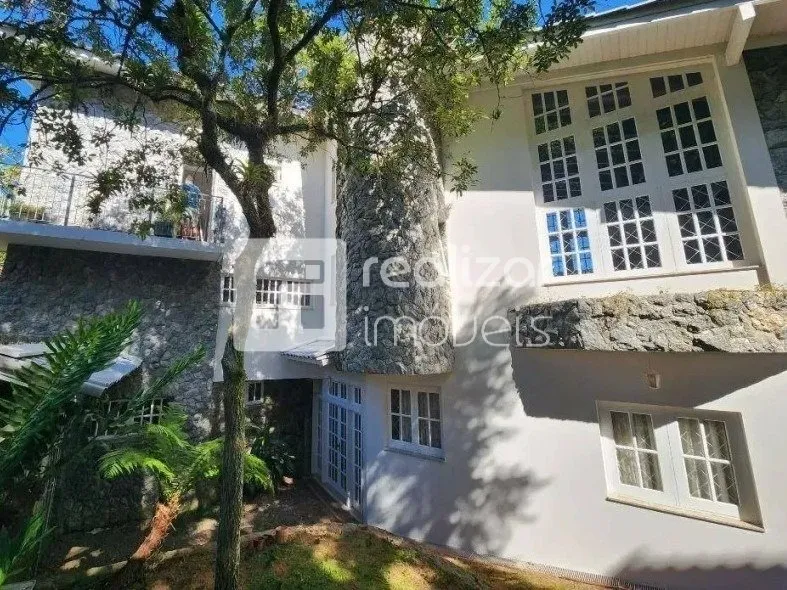 8-bedroom house with 566 m² and 4 covered parking — photo 28