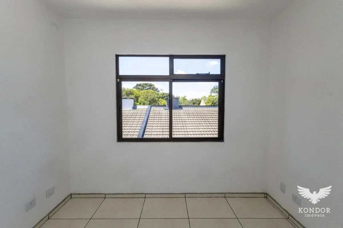Walk-in closet in a 3-bedroom house, 184 m² — photo 43