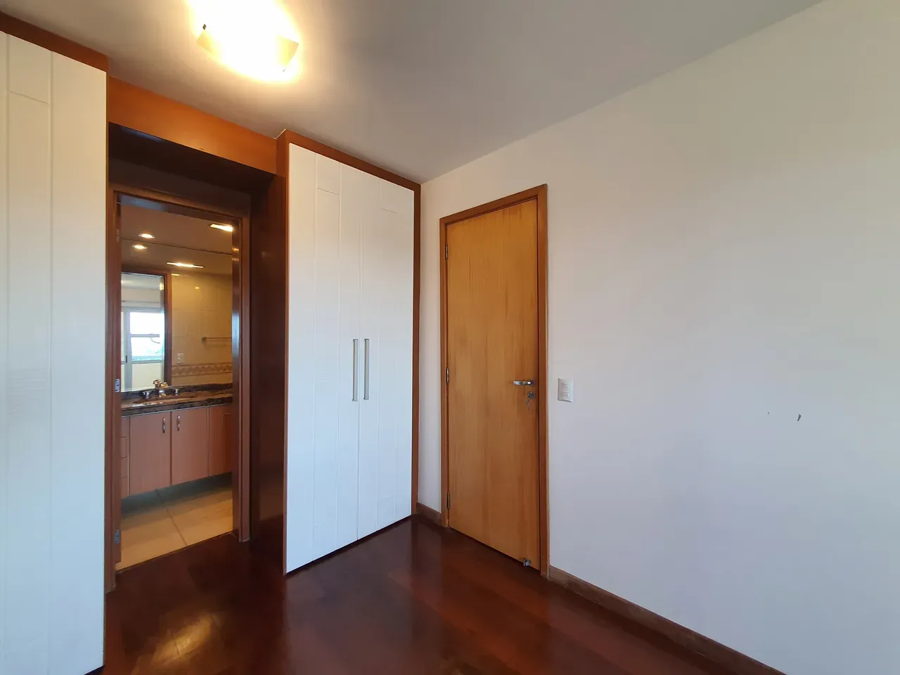Park view in a 2-bedroom apartment, 90 m² — photo 5
