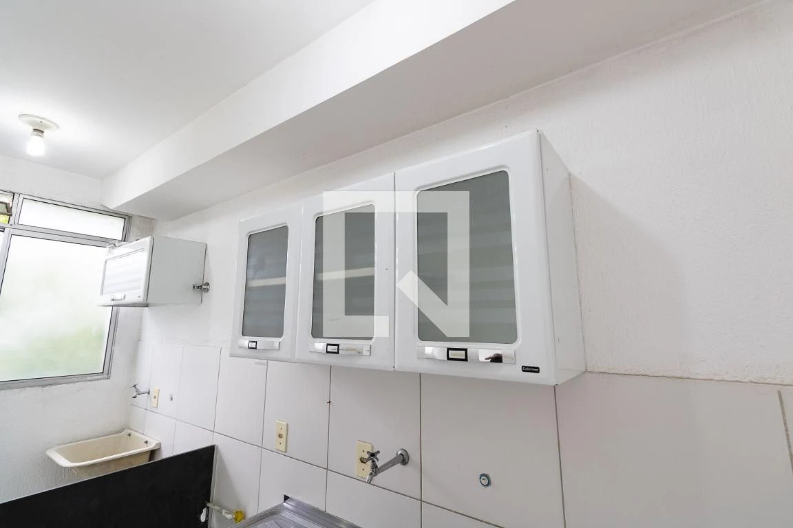 Apartamento con piso de cerámica, 2 dormitorios y 1 plaza — photo 30