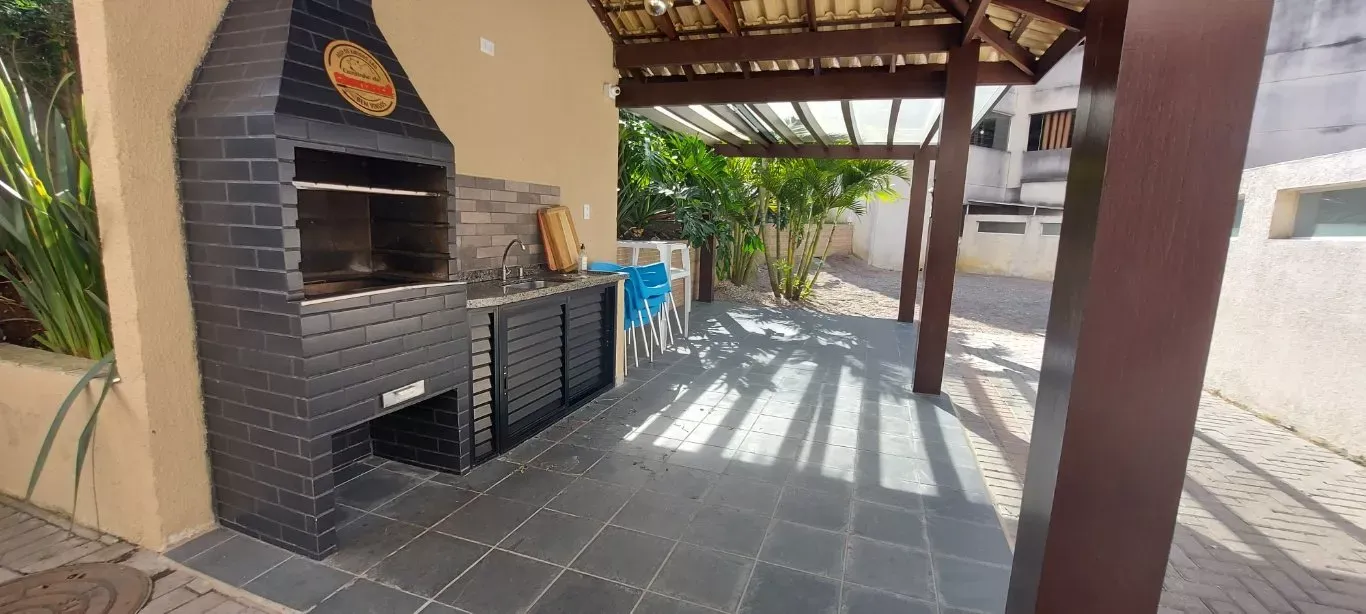 Wood or laminate floors in a 2-bedroom apartment, 53 m² — photo 16