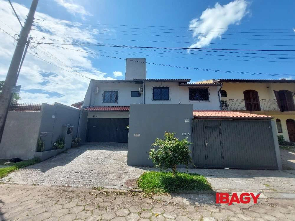 Casa sin amueblar de 3 dormitorios con barbacoa privada — photo 4