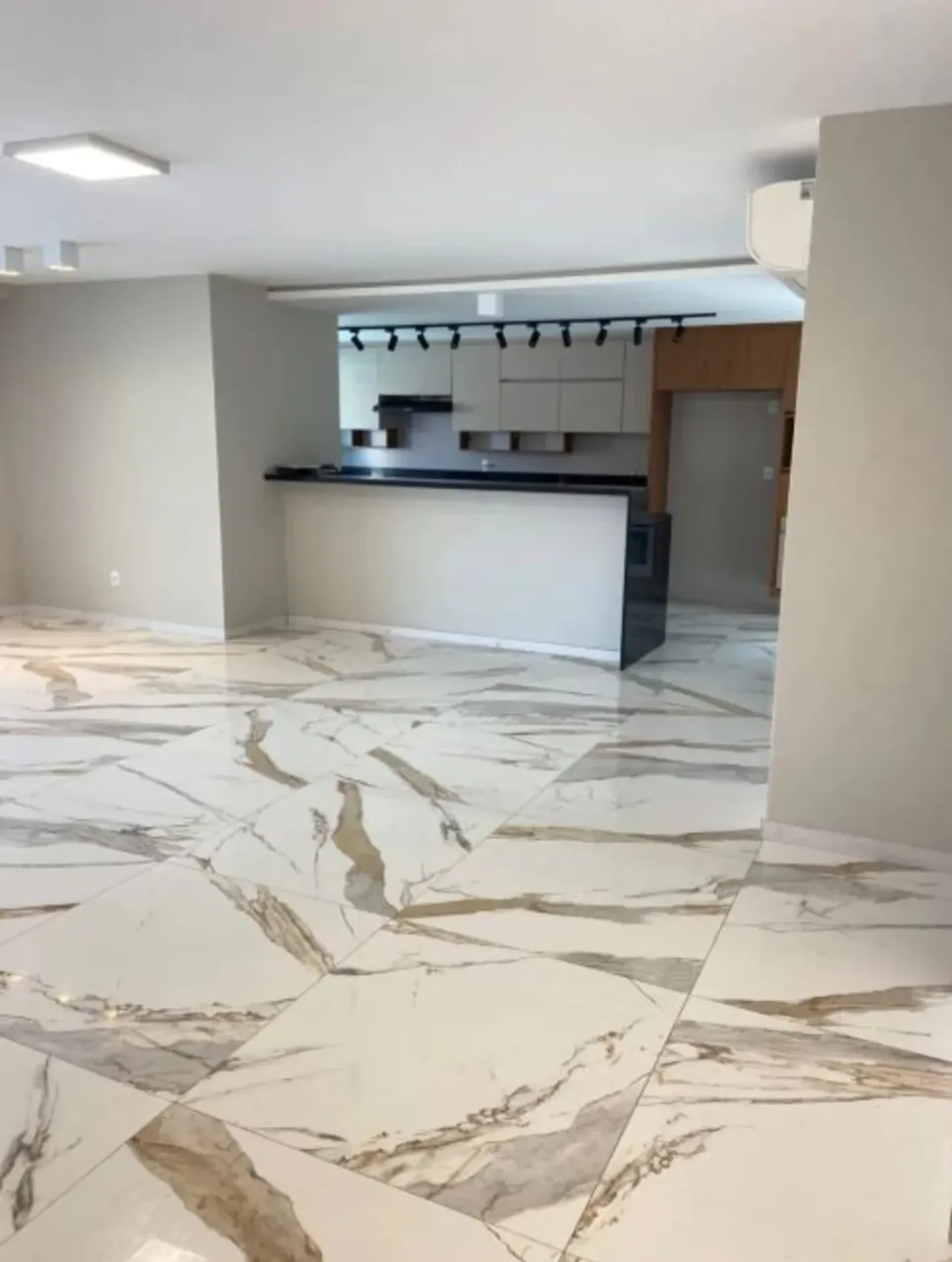 Duplex com 4 quartos, cozinha aberta a gás e 340 m² — photo 5
