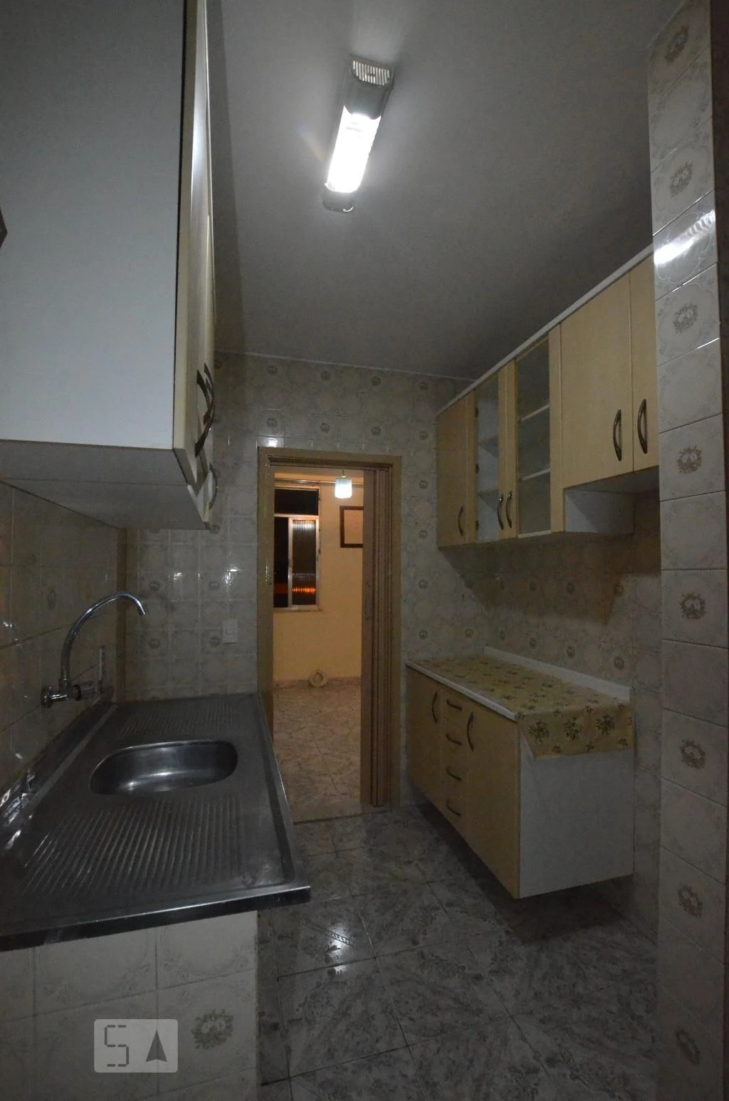 2-bedroom apartment in a building with a gym — photo 15