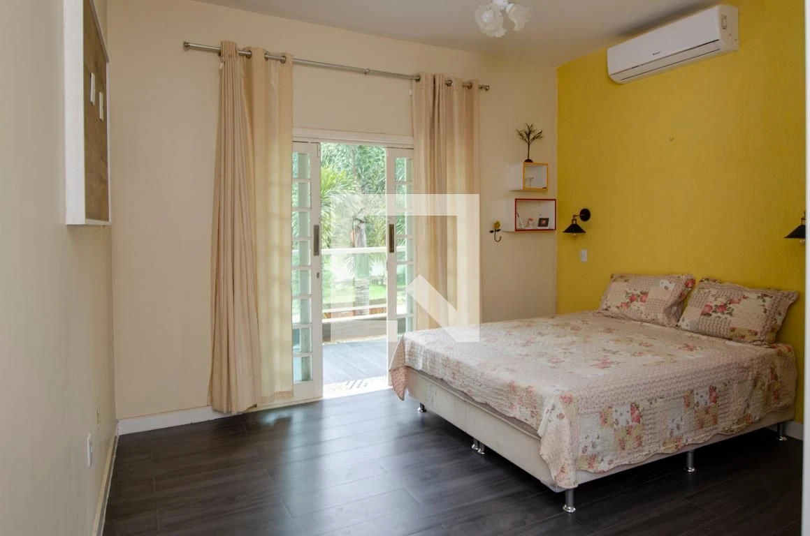 Casa mobiliada com 4 dormitórios e área de lavanderia — photo 17