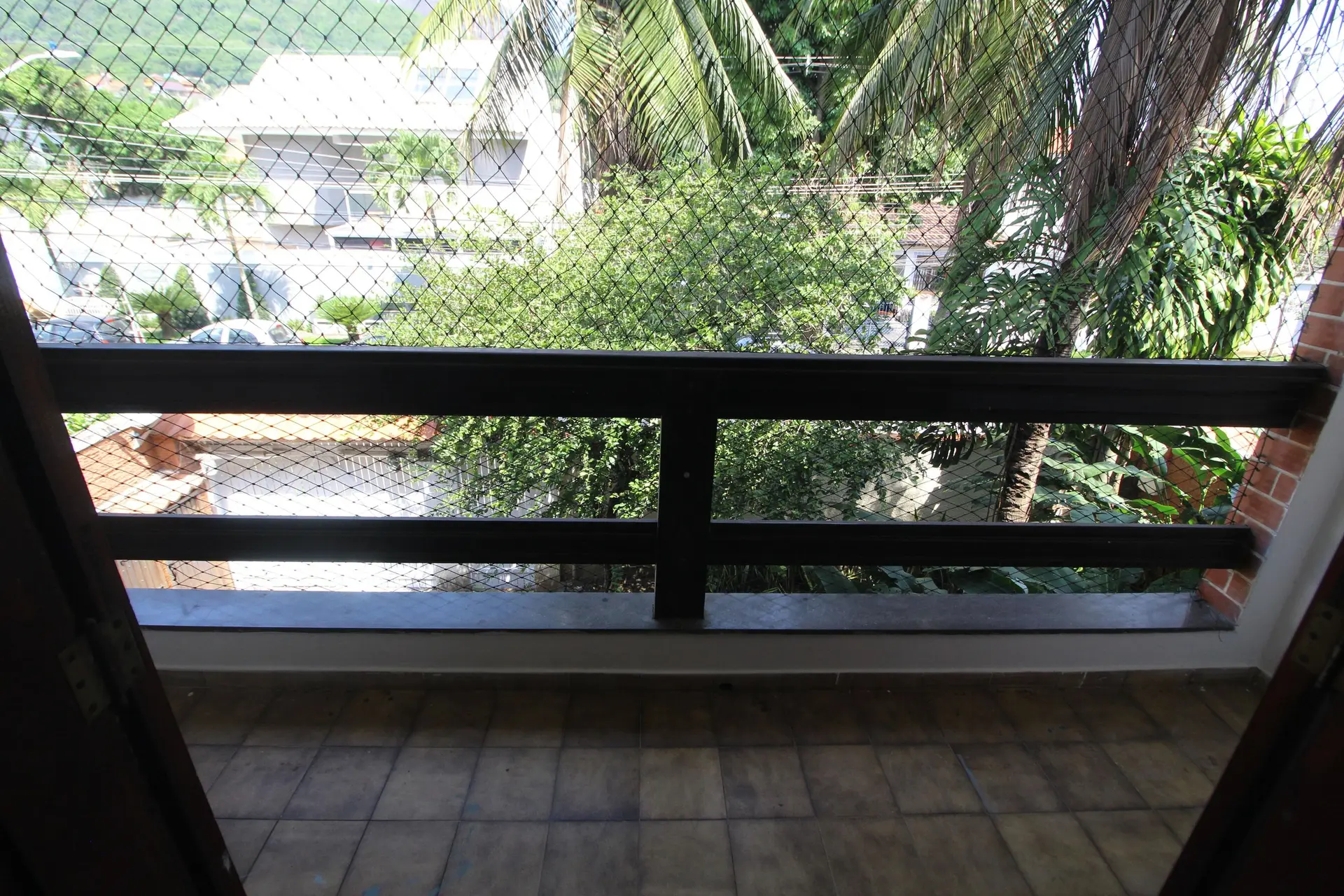 House, 450 m², with a grill on the balcony — photo 14