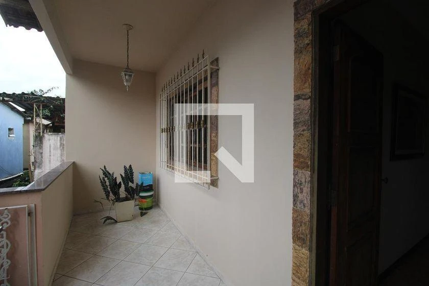 House, 370 m², with a grill on the balcony