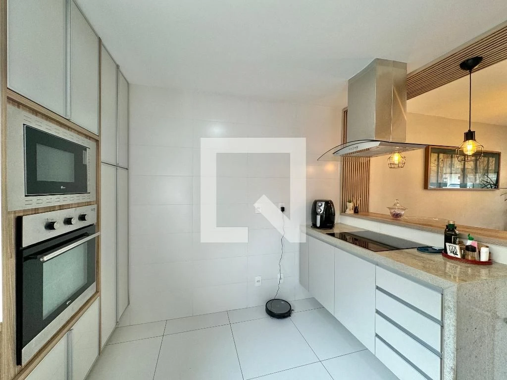 138 m² house with a home office and a walk-in closet — photo 32