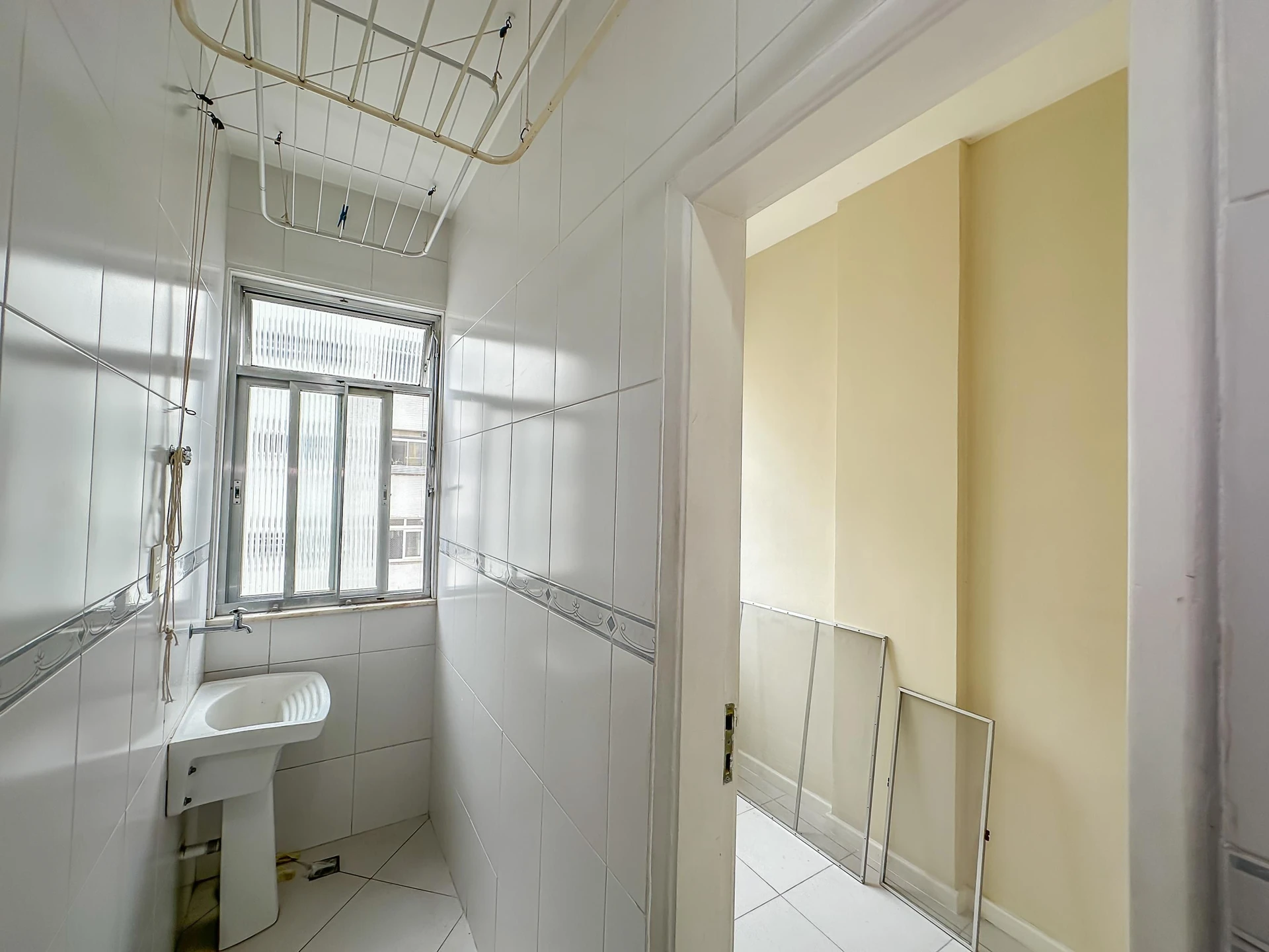 2-bedroom apartment with a glass-enclosed balcony — photo 25