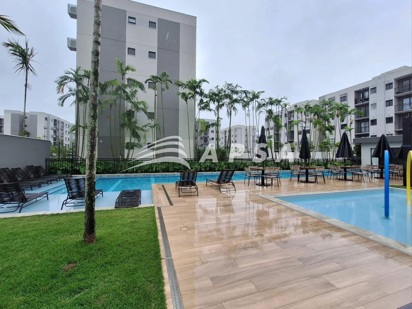 Apartamento sem mobília com 2 quartos e varanda — photo 27
