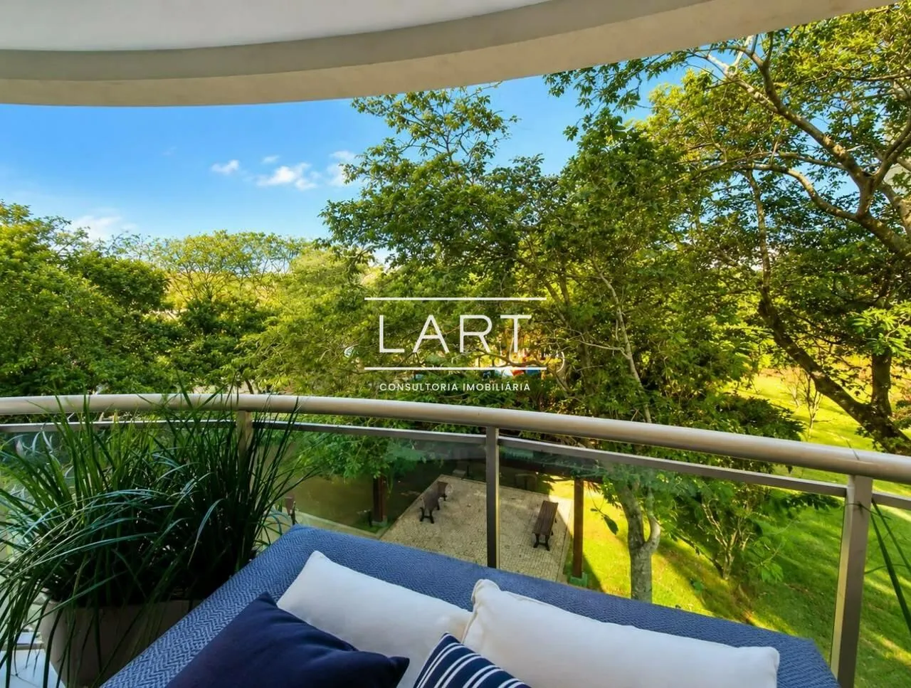 Apartment with 4 en-suite bedrooms and 260 m², glass balcony — photo 10