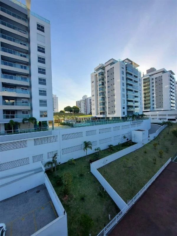 Balcony with a grill in a 3-bedroom apartment, 93 m² — photo 18