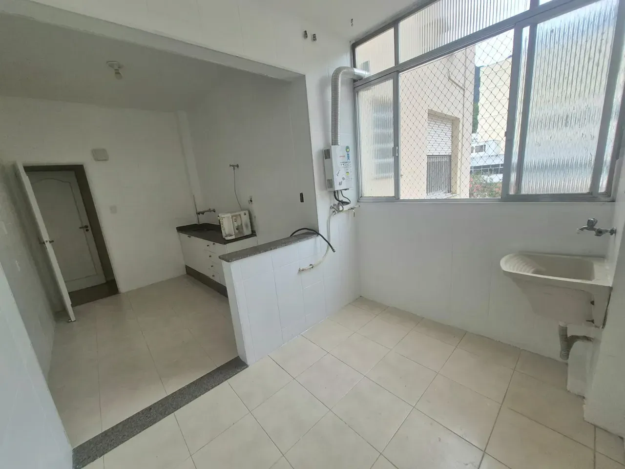 3-bedroom apartment with a home office — photo 11